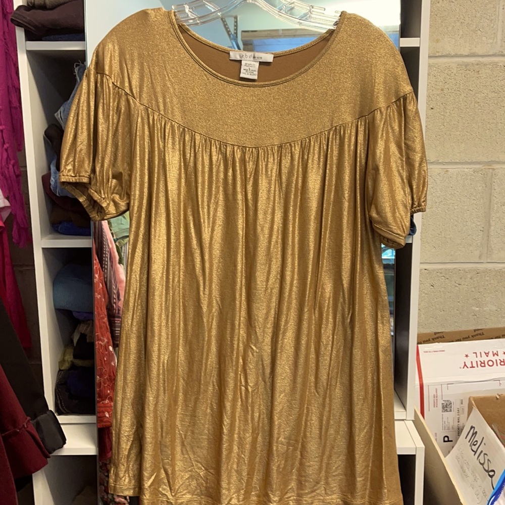 ZBD DESIGN GOLD BLOUSE TOO SIZE LARGE
